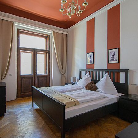 For Celebrations Spacious 3Bdr Apartment With Balcony Πράγα Εξωτερικό φωτογραφία
