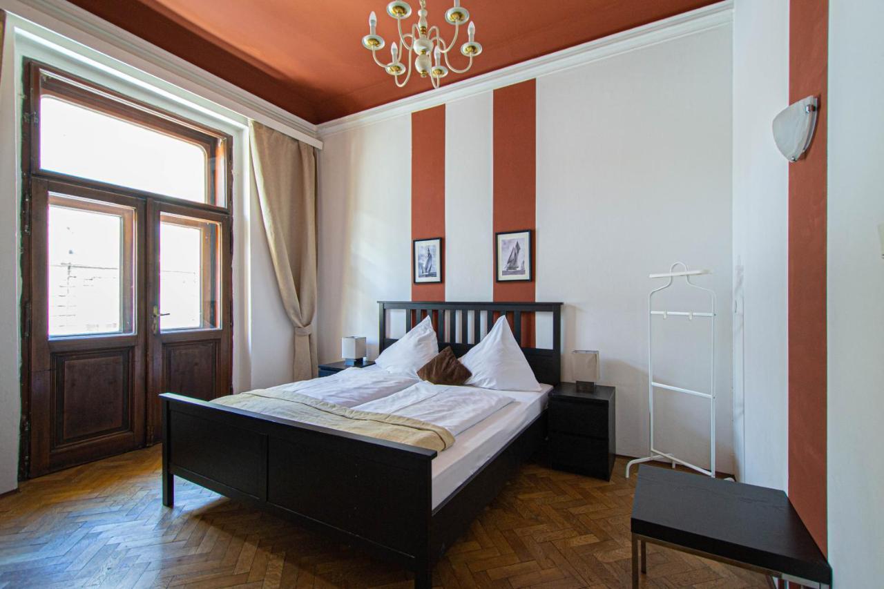 For Celebrations Spacious 3Bdr Apartment With Balcony Πράγα Εξωτερικό φωτογραφία
