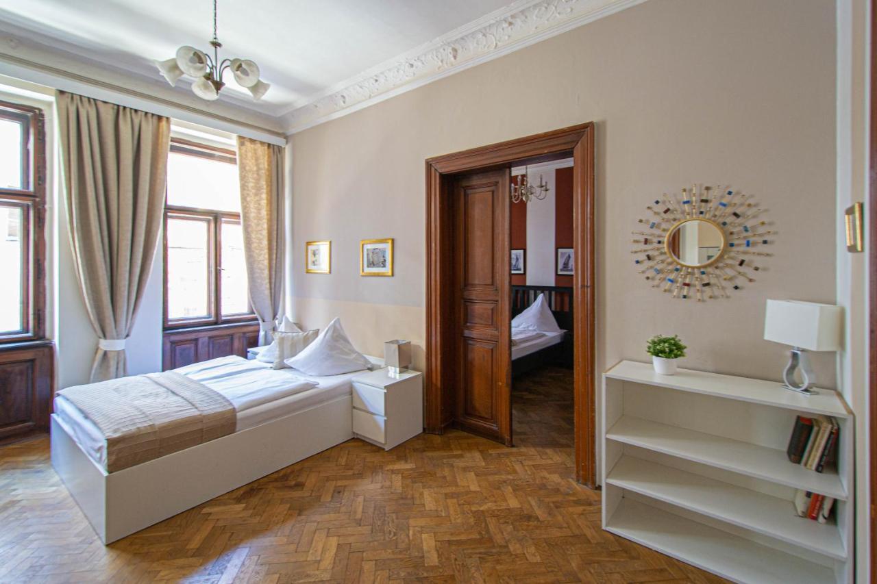 For Celebrations Spacious 3Bdr Apartment With Balcony Πράγα Εξωτερικό φωτογραφία