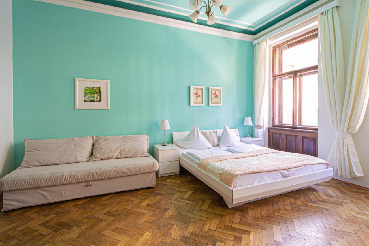For Celebrations Spacious 3Bdr Apartment With Balcony Πράγα Εξωτερικό φωτογραφία