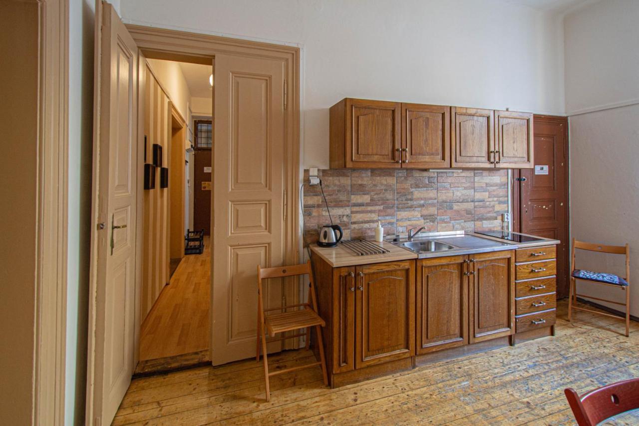 For Celebrations Spacious 3Bdr Apartment With Balcony Πράγα Εξωτερικό φωτογραφία