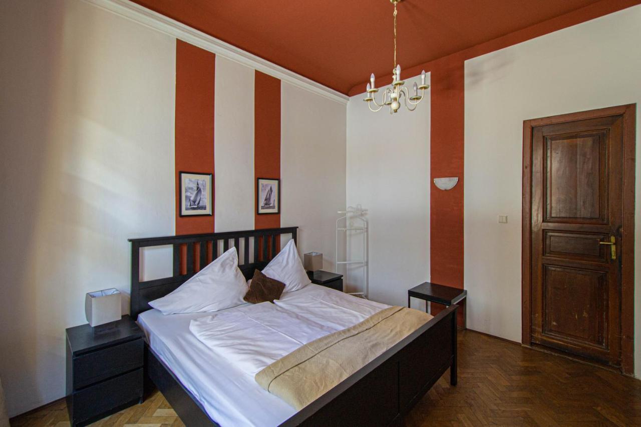 For Celebrations Spacious 3Bdr Apartment With Balcony Πράγα Εξωτερικό φωτογραφία