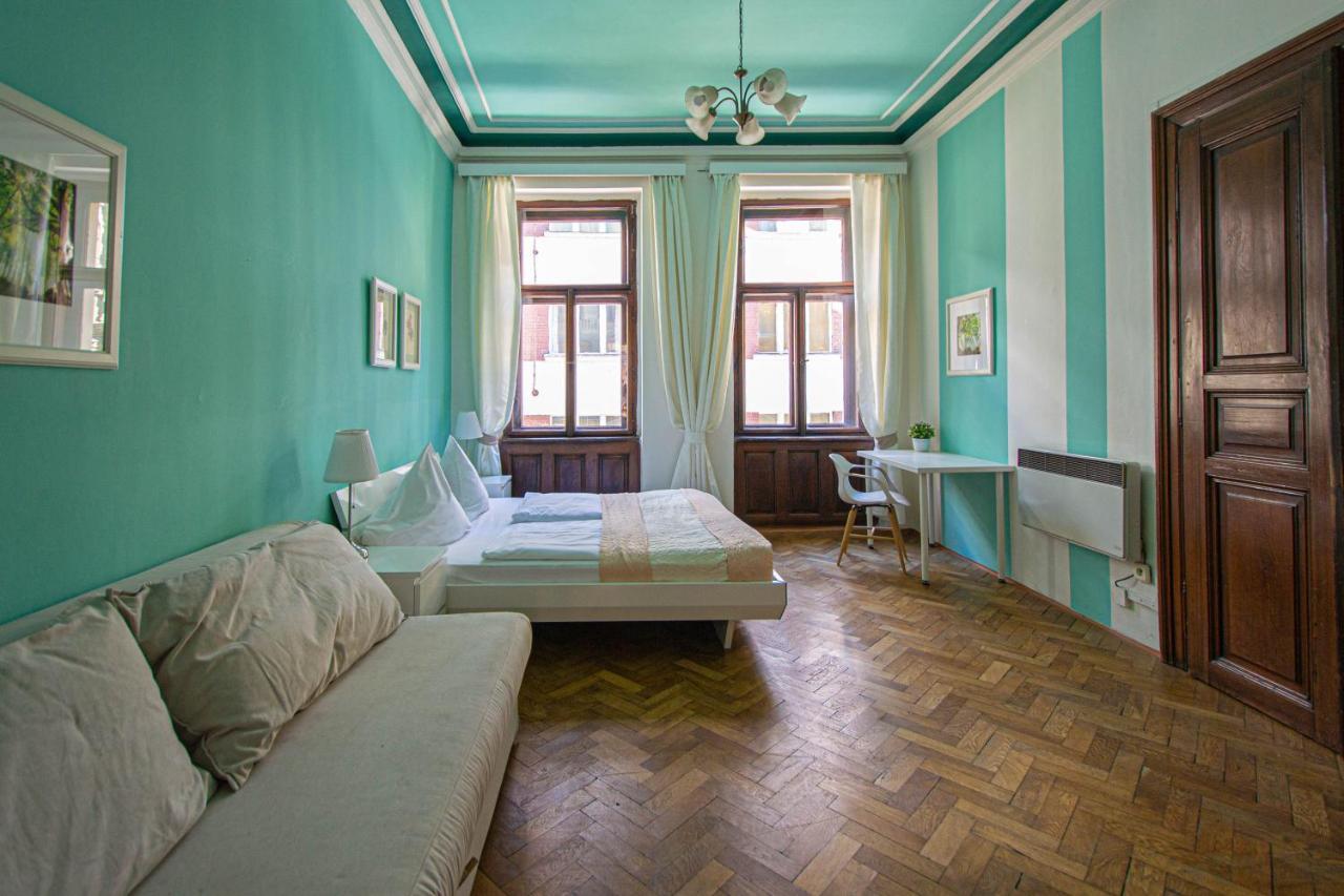 For Celebrations Spacious 3Bdr Apartment With Balcony Πράγα Εξωτερικό φωτογραφία
