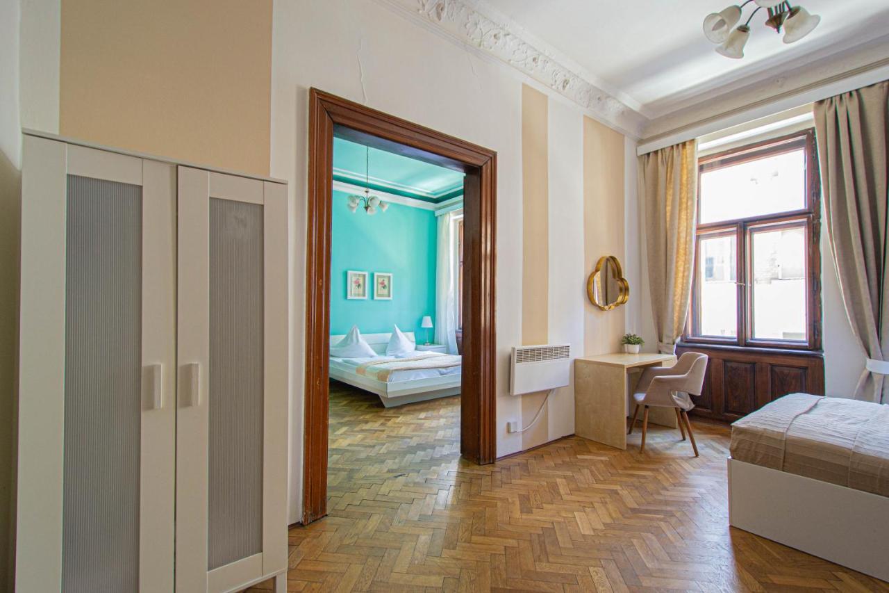 For Celebrations Spacious 3Bdr Apartment With Balcony Πράγα Εξωτερικό φωτογραφία