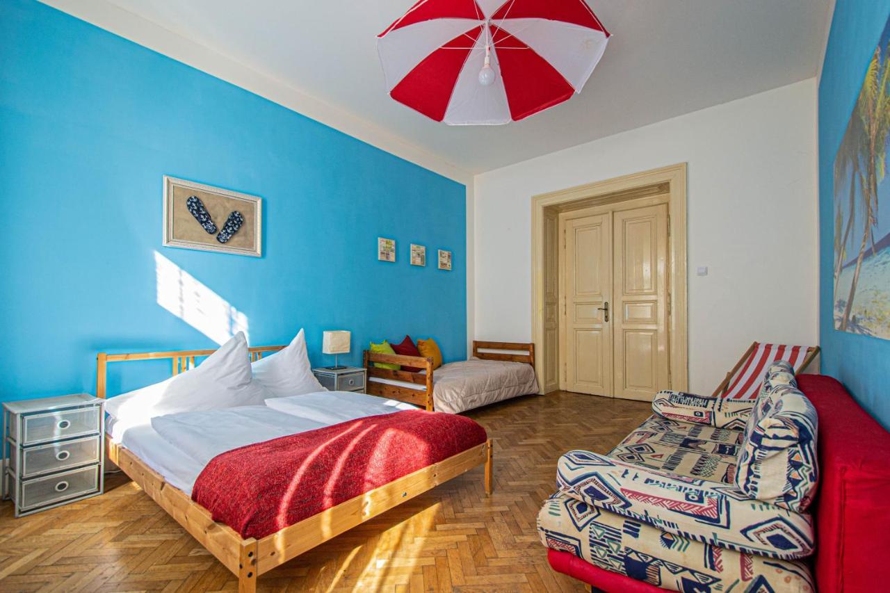 For Celebrations Spacious 3Bdr Apartment With Balcony Πράγα Εξωτερικό φωτογραφία