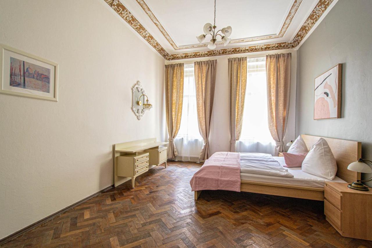 For Celebrations Spacious 3Bdr Apartment With Balcony Πράγα Εξωτερικό φωτογραφία