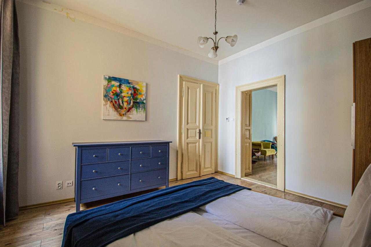 For Celebrations Spacious 3Bdr Apartment With Balcony Πράγα Εξωτερικό φωτογραφία