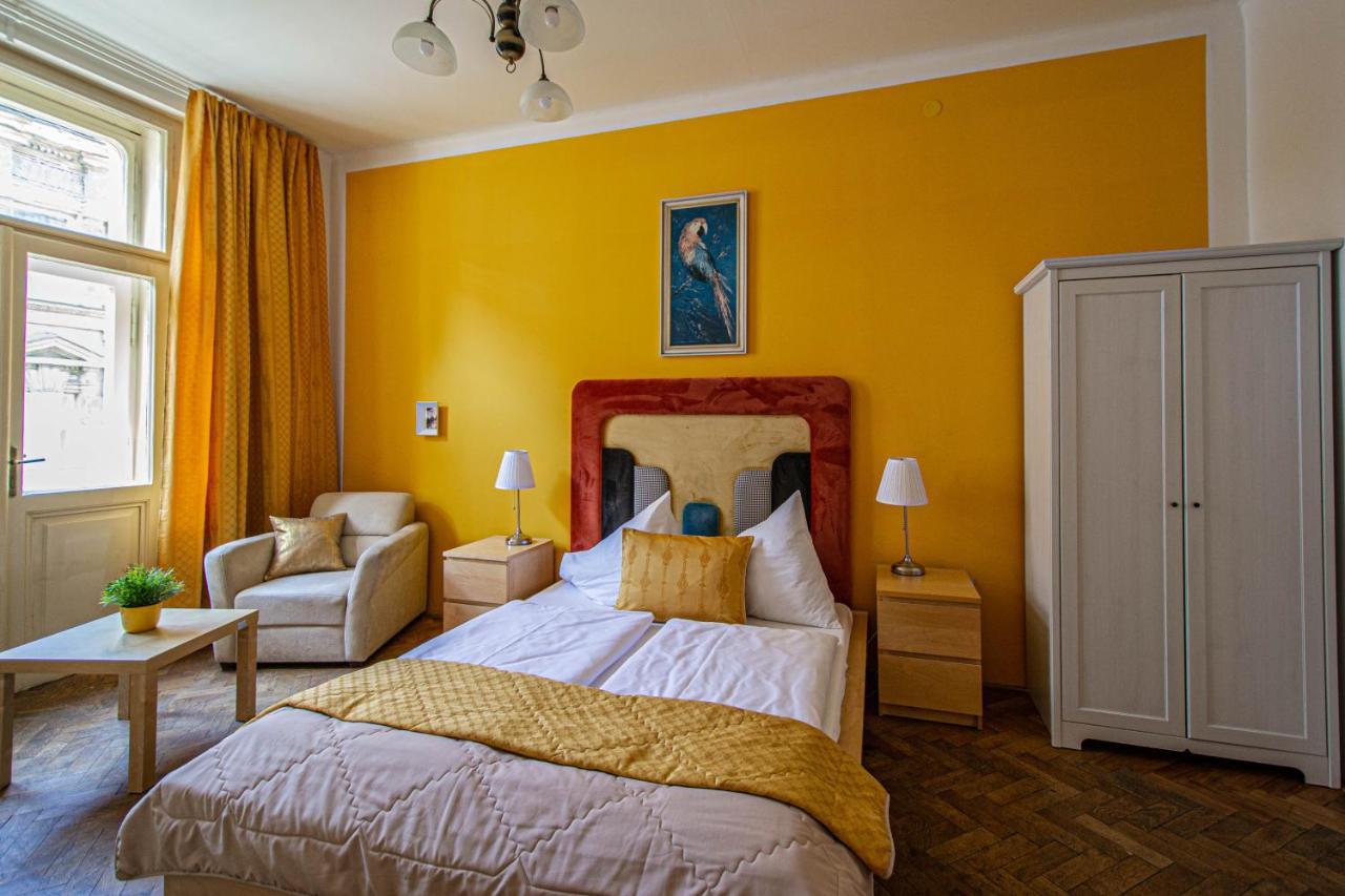 For Celebrations Spacious 3Bdr Apartment With Balcony Πράγα Εξωτερικό φωτογραφία