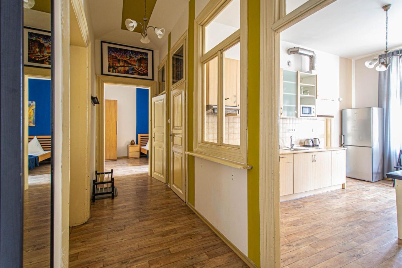 For Celebrations Spacious 3Bdr Apartment With Balcony Πράγα Εξωτερικό φωτογραφία