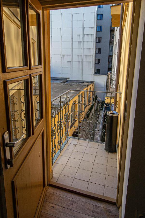 For Celebrations Spacious 3Bdr Apartment With Balcony Πράγα Εξωτερικό φωτογραφία
