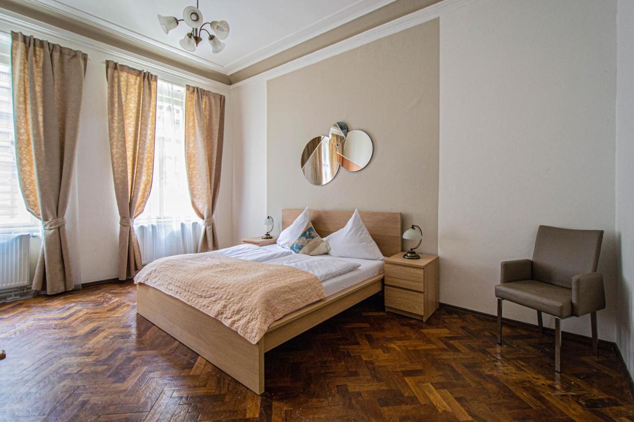 For Celebrations Spacious 3Bdr Apartment With Balcony Πράγα Εξωτερικό φωτογραφία