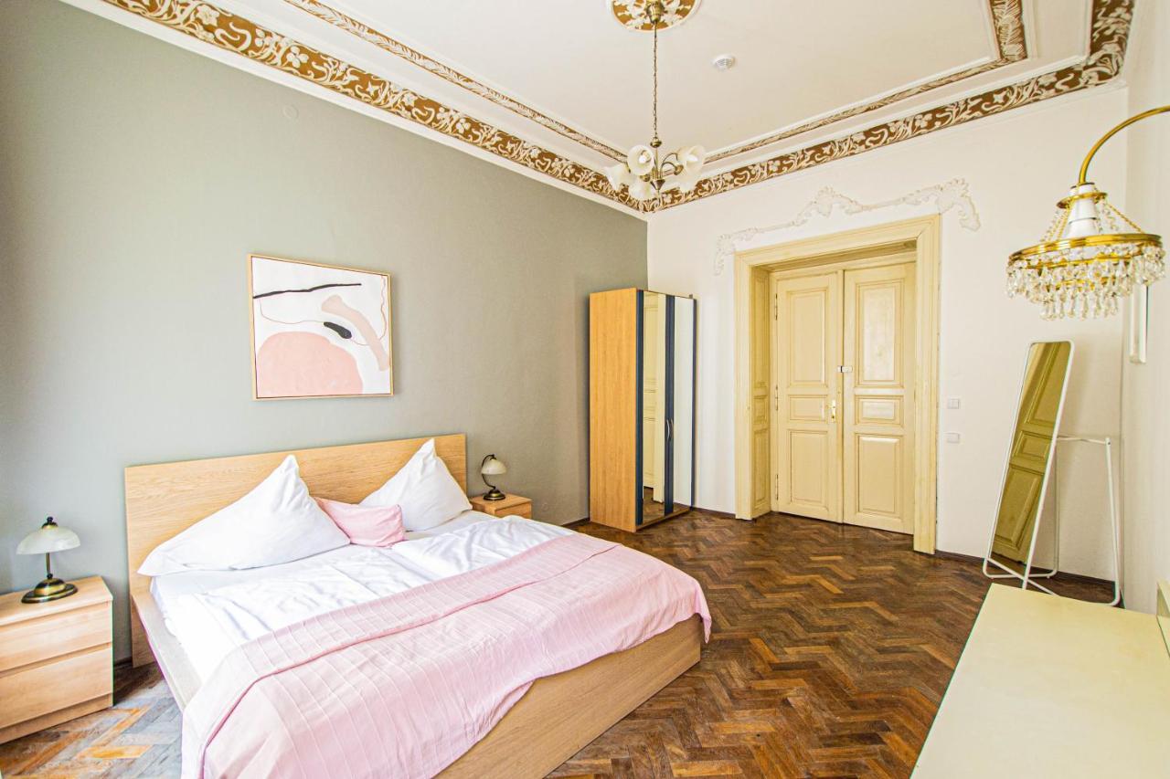For Celebrations Spacious 3Bdr Apartment With Balcony Πράγα Εξωτερικό φωτογραφία
