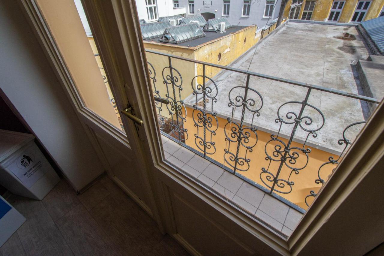 For Celebrations Spacious 3Bdr Apartment With Balcony Πράγα Εξωτερικό φωτογραφία