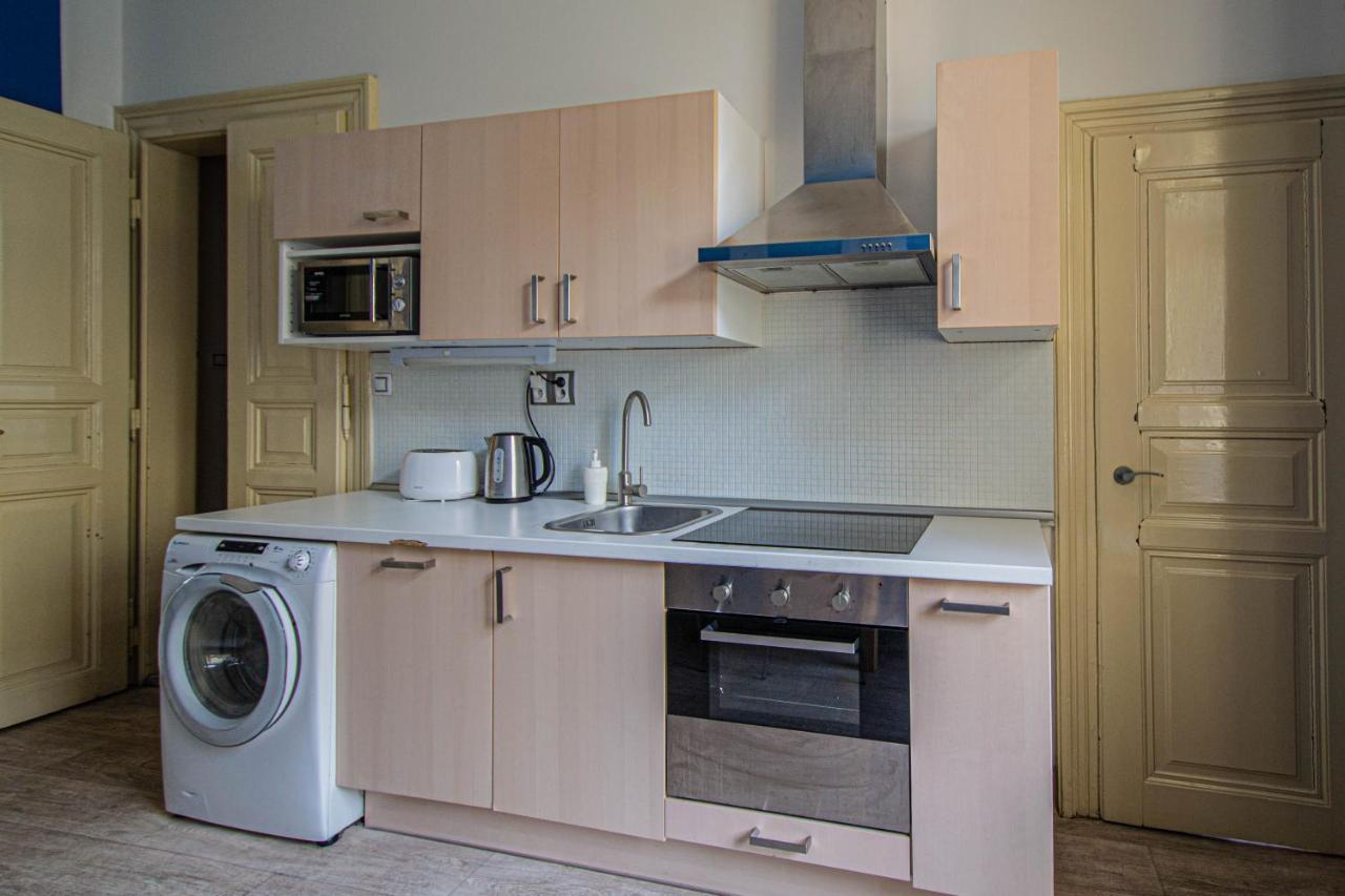 For Celebrations Spacious 3Bdr Apartment With Balcony Πράγα Εξωτερικό φωτογραφία